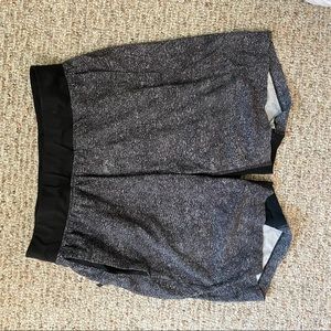 Lululemon THE Short 7” - black with white - small